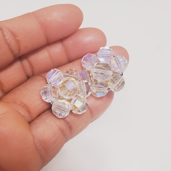 Crystals Silver Tone Clip Earrings. 🌴 - Picture 6 of 6